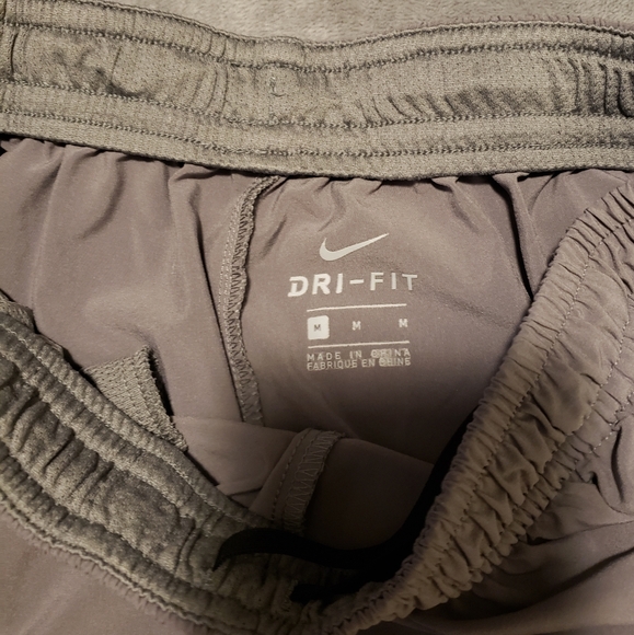 Nike Men's Dri-FIT Zippered Cuff, Windbreaker Pants - Size Medium - Picture 9 of 9
